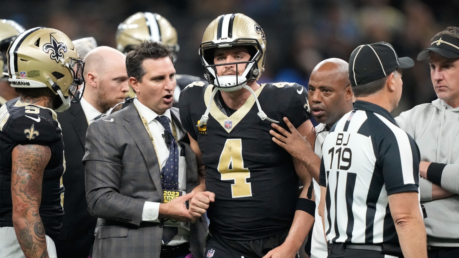 Saints QB Derek Carr Clears Concussion Protocol, Could Play Vs ...