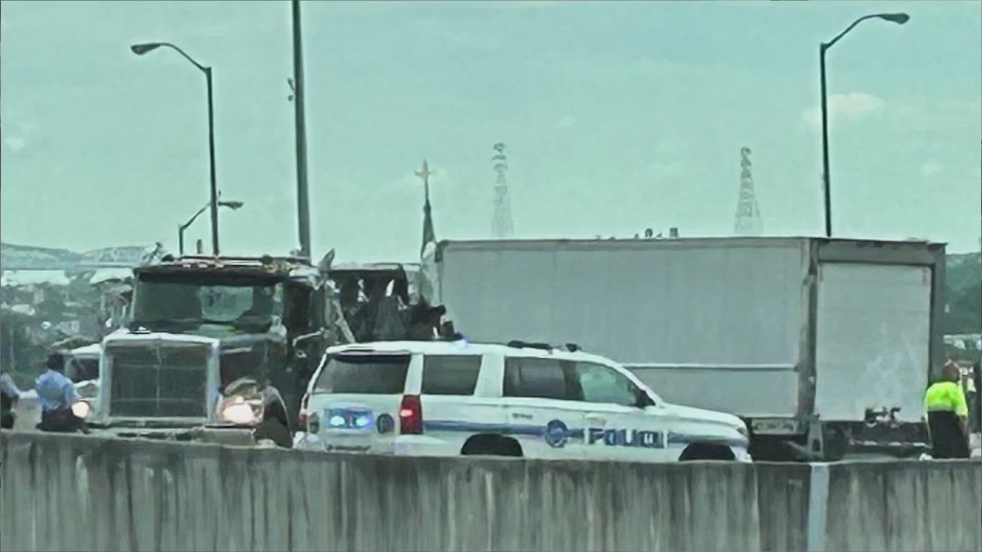 Five people were injured and taken to the hospital in a multi-car crash on the Pontchartrain Expressway eastbound near the Camp Street exit before noon Saturday.