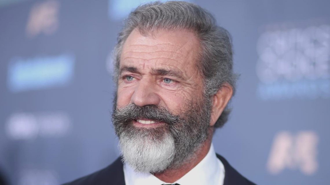 Krewe of Endymion pulls Mel Gibson as Grand Marshal of parade