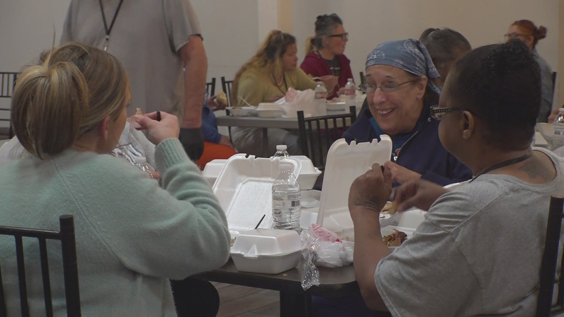 ‘It feels wonderful’: Creole Cuisine Concepts brings Thanksgiving feast to hundreds at New Orleans Mission