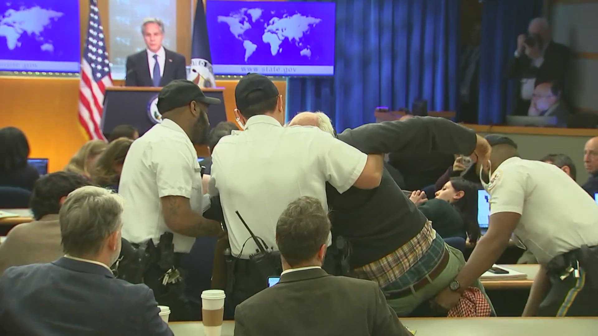 Chaos erupts during Antony Blinken speech, reporters removed over ...