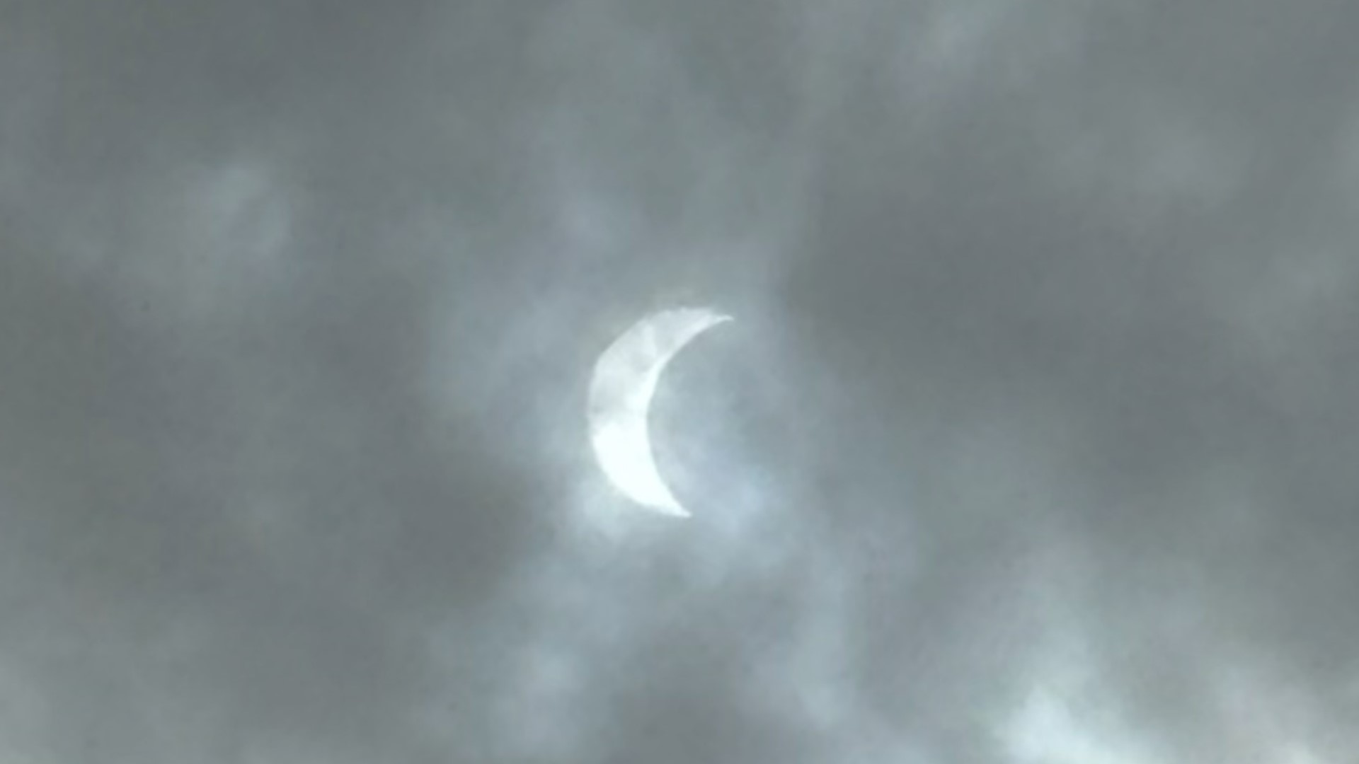 Video from Jean Lafitte of the solar eclipse in south Louisiana. It was mostly blocked by the clouds. Video:  Hope Ann Caulfield