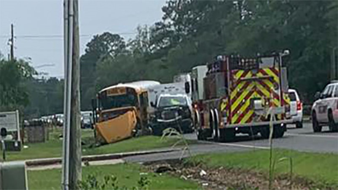 Slidell crash between school bus and ambulance Friday afternoon - Vimarsana News
