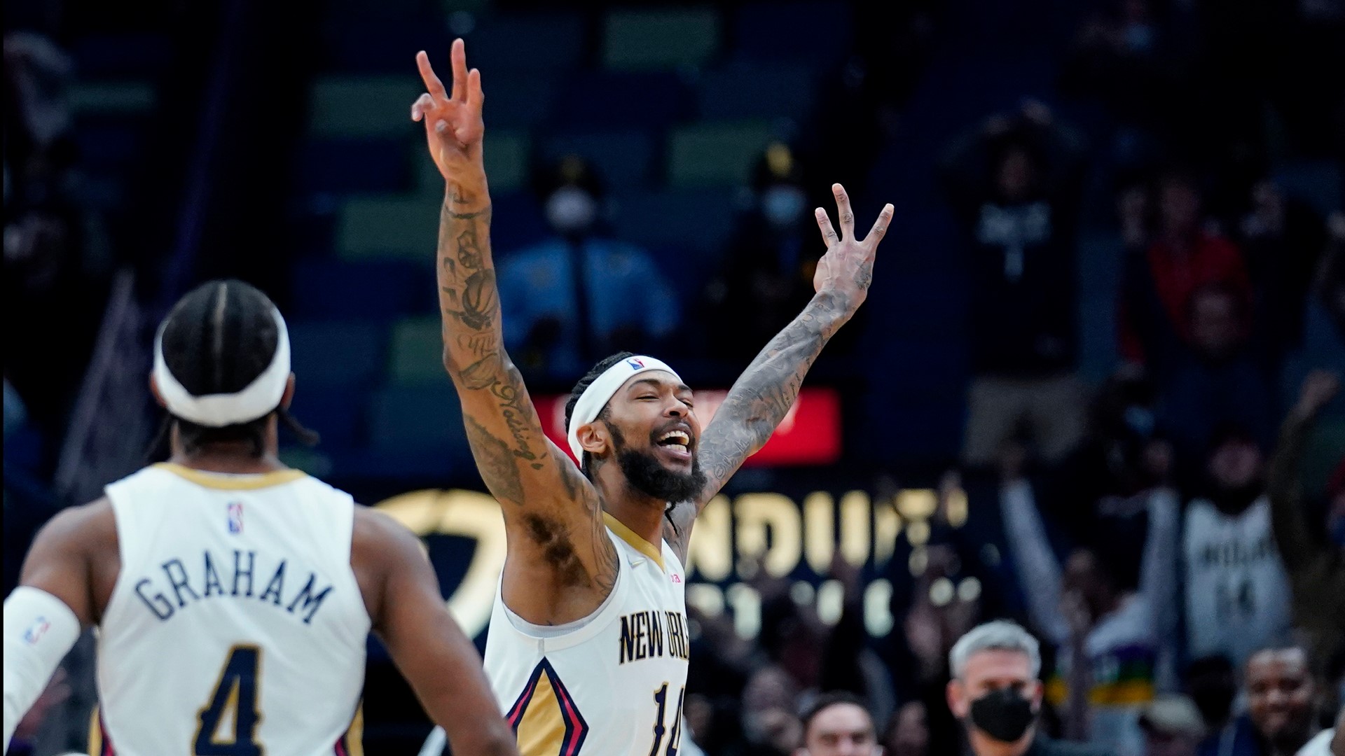 Brandon Ingram leads Pels to 128-125 win with buzzer-beater 3 | wwltv.com