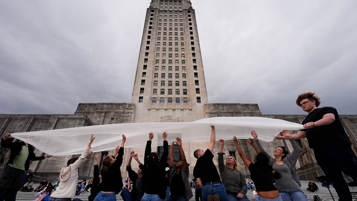 N.O. students protest recent anti-LGBTQ bills with a play - Vimarsana News