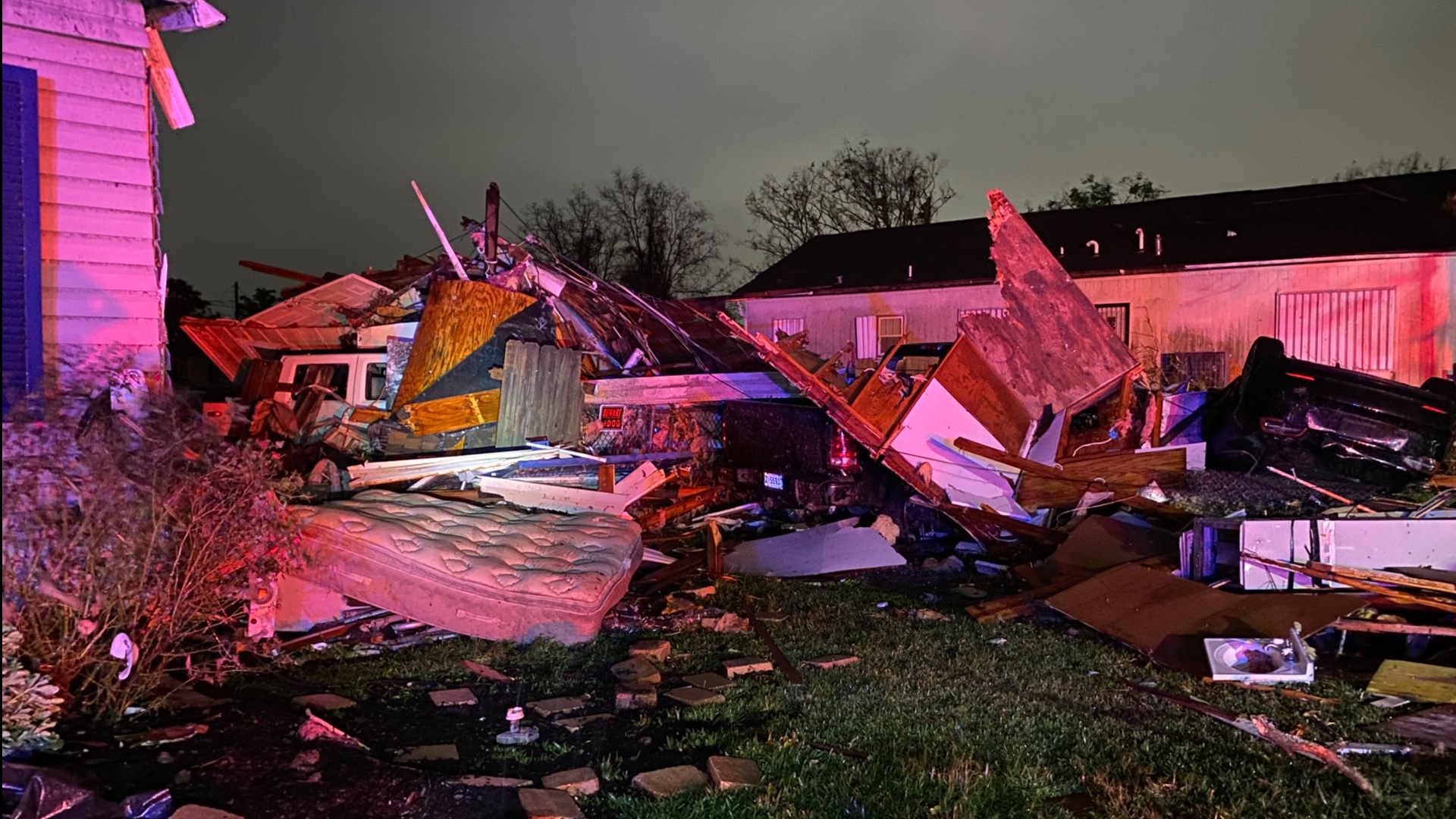 1 dead, thousands without power, homes damaged as tornadoes sweep ...