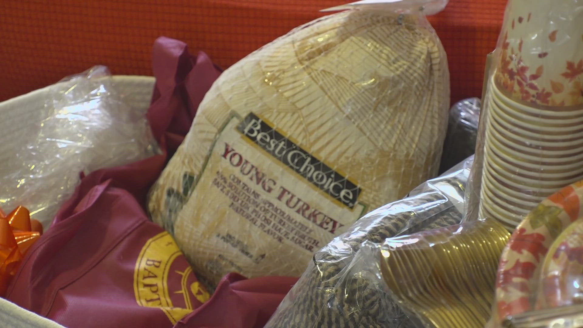 WWL Louisiana's Amelia Strahan tells us about a non-profit donating a full Thanksgiving spread to families in need.