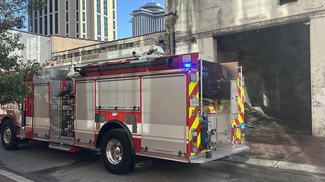 Firefighters battle blaze at unoccupied commercial building in Downtown New Orleans