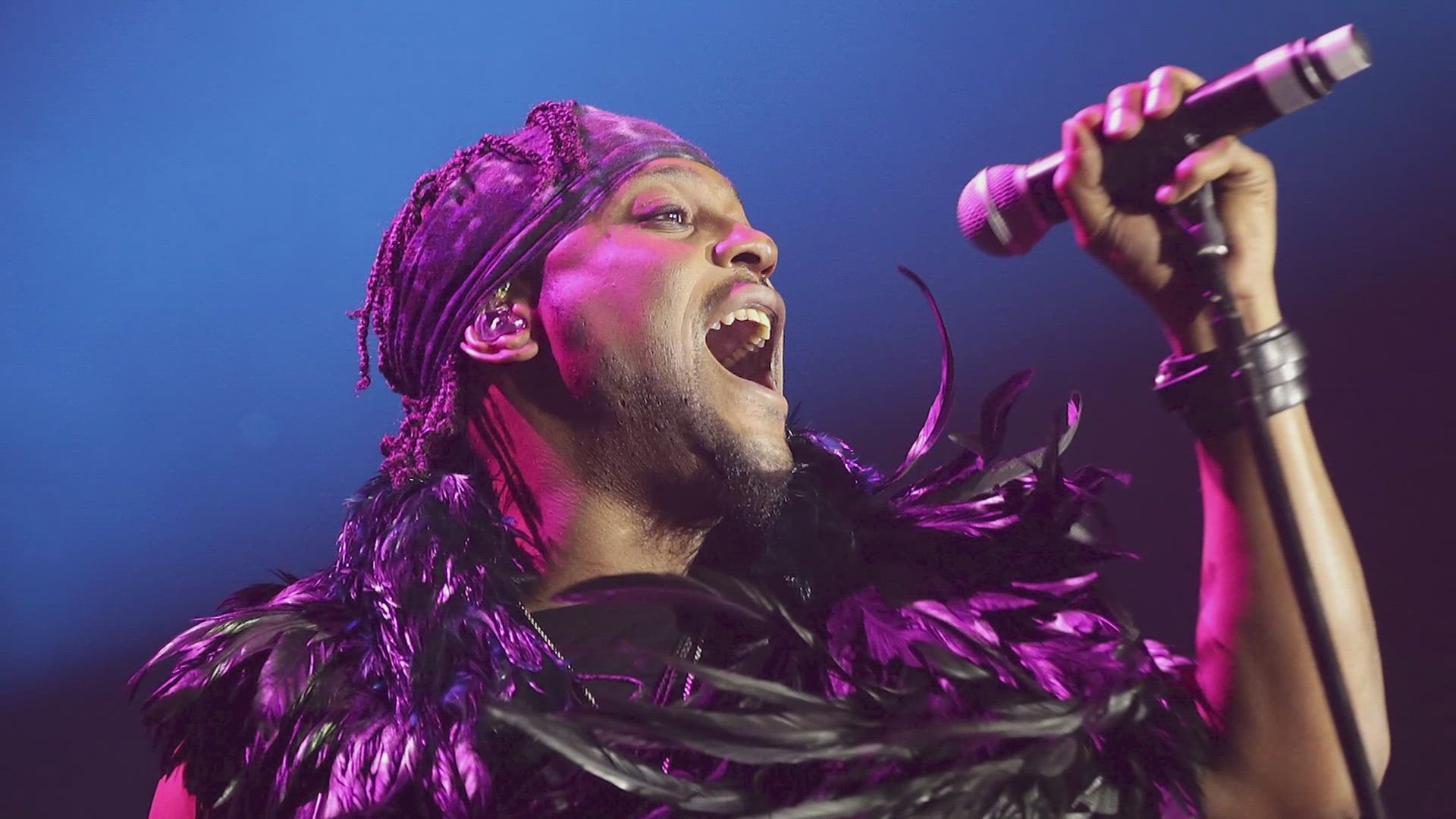 R&B singer D'Angelo dies after cancer battle | wwltv.com