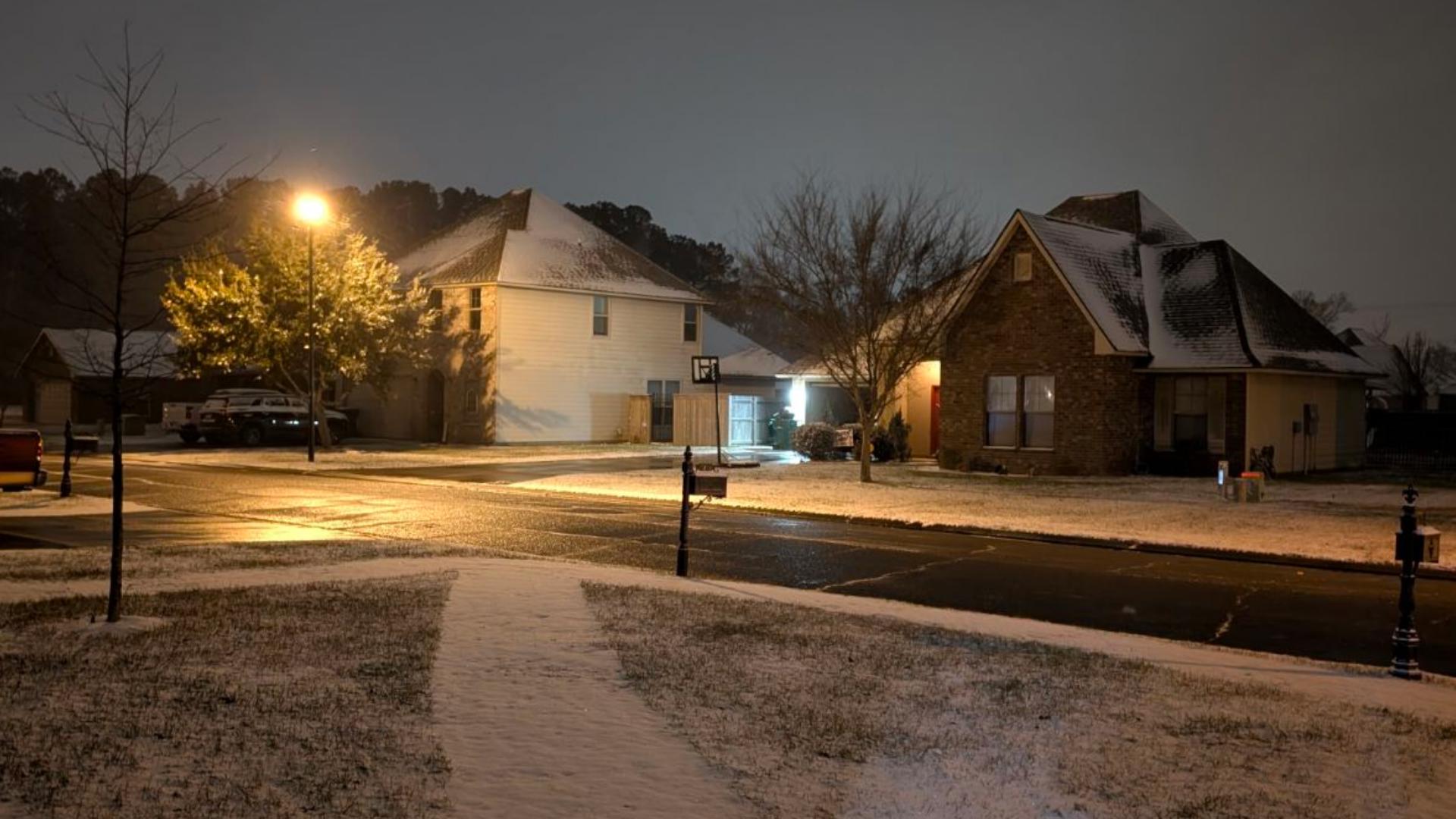 Videos and photos of snow in Louisiana