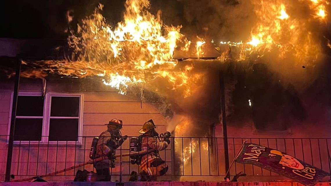 Watch: Firefighters battle large apartment fire in Slidell - Vimarsana News