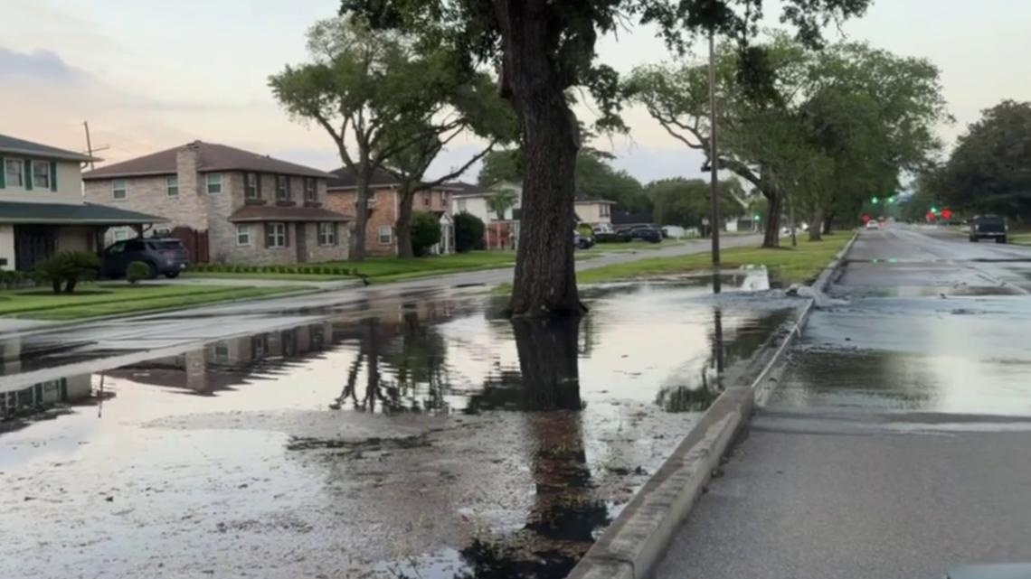Sewage leak erupts near Holiday Drive; SWB repair crews working to fix issue