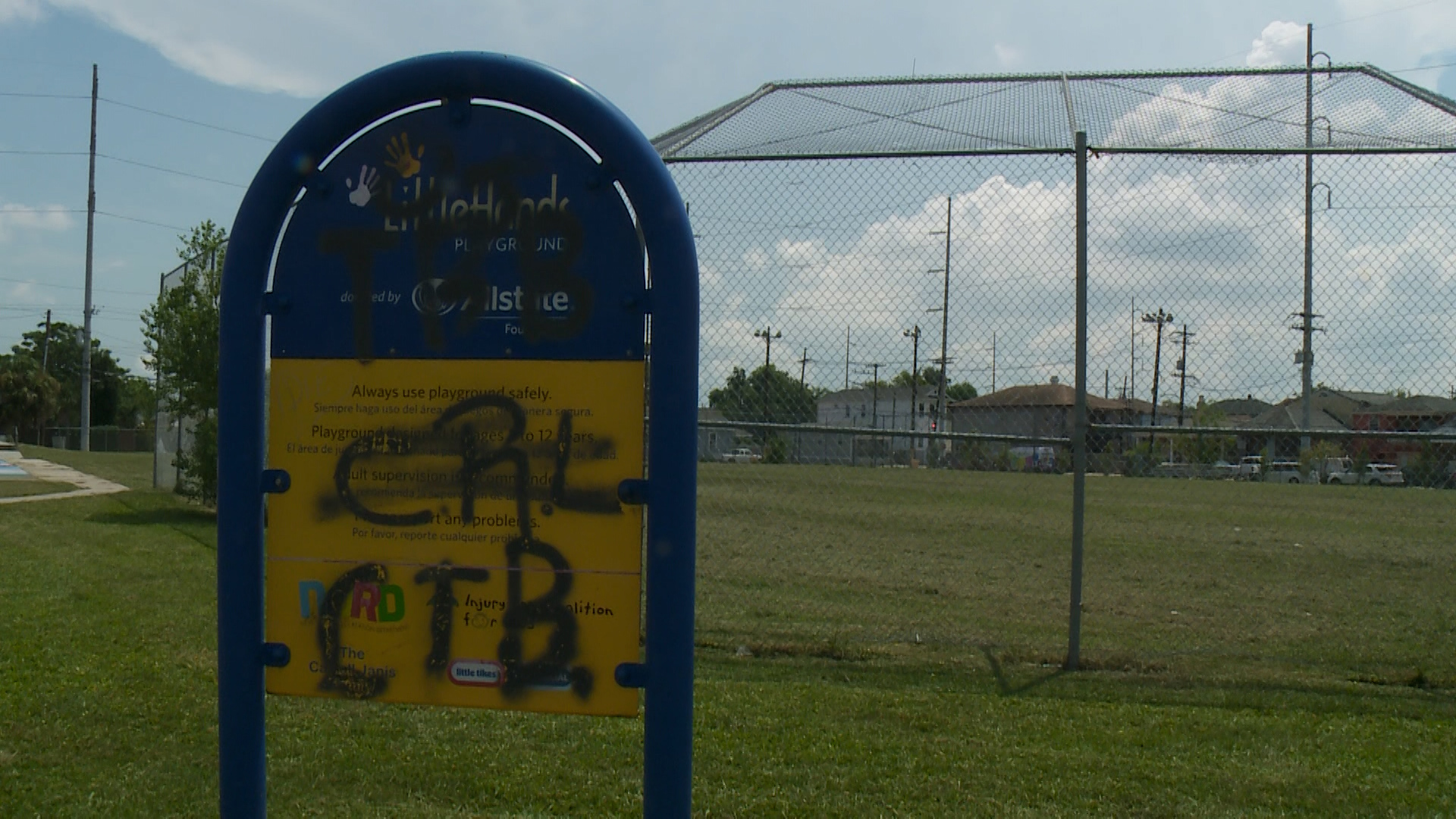 Those who grew up playing in Hardin Park are calling on the city to revitalize the space to prevent crime.