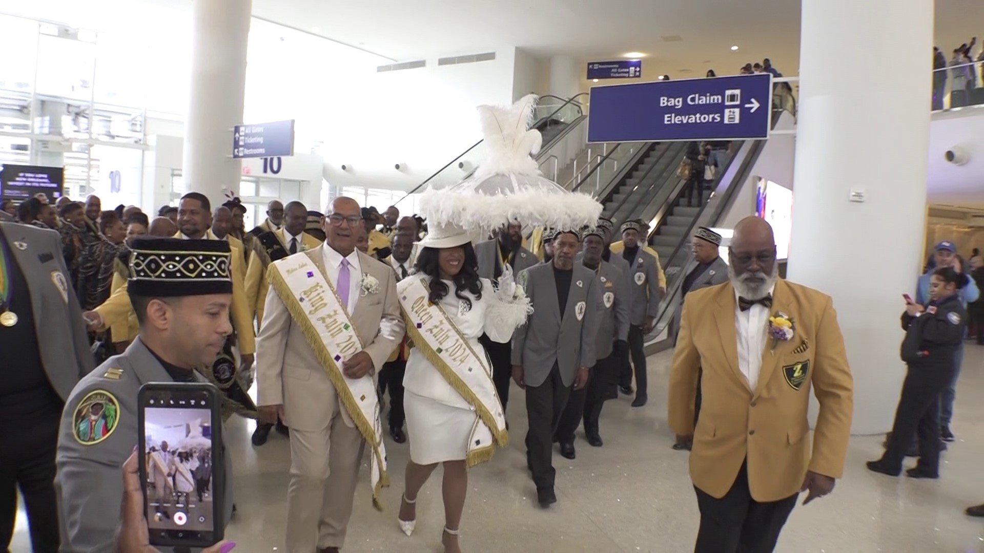 Zulu Queen 2024 A. Angelique Roche arrives at MSY.