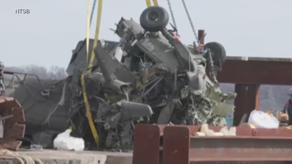 Deadly D.C. Plane Crash: Helicopter crew may have missed instructions ...