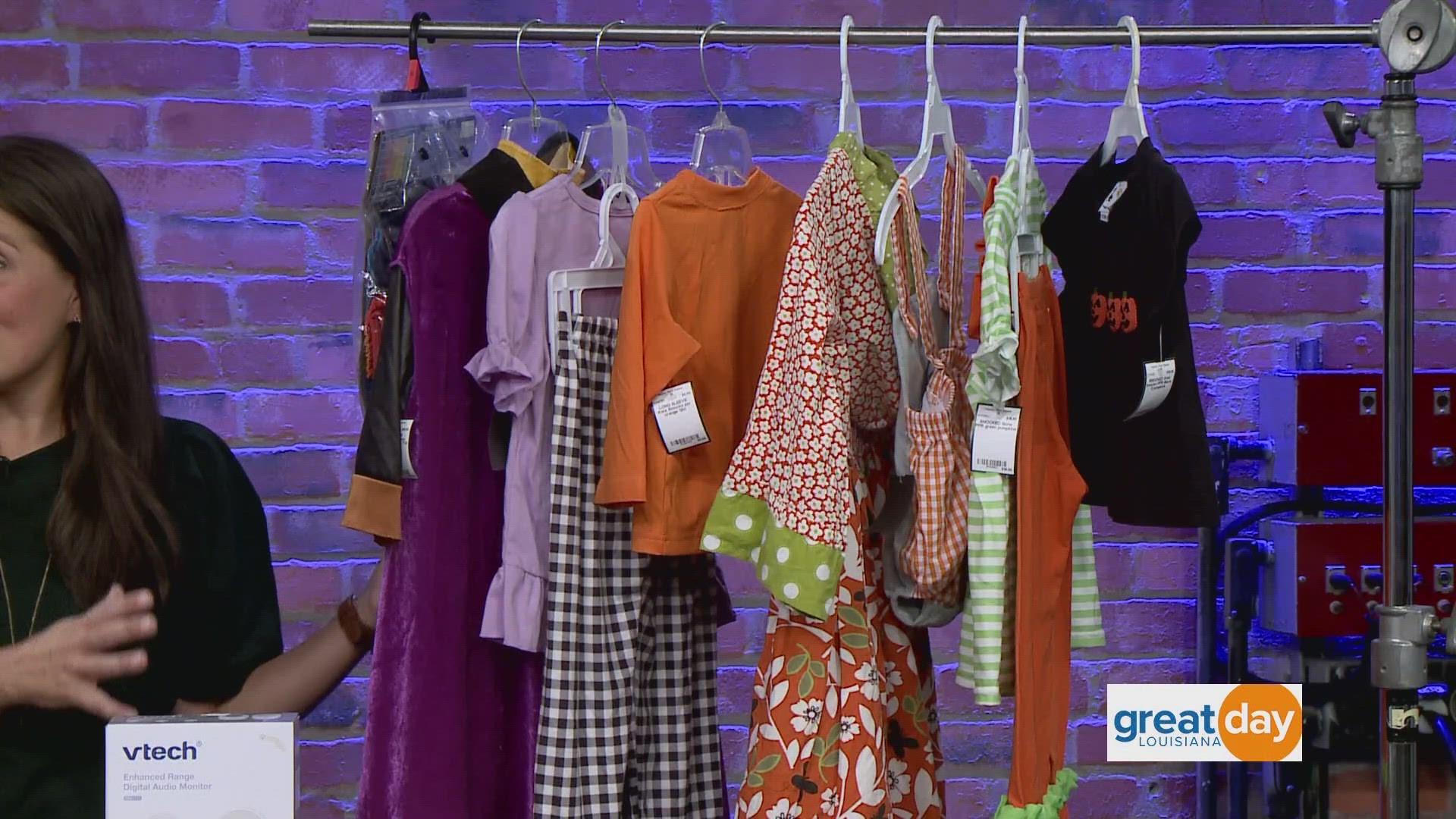 Paisley Park Resale from Houma shows us the consignment clothes they have to offer and tells us how you can consign with them.