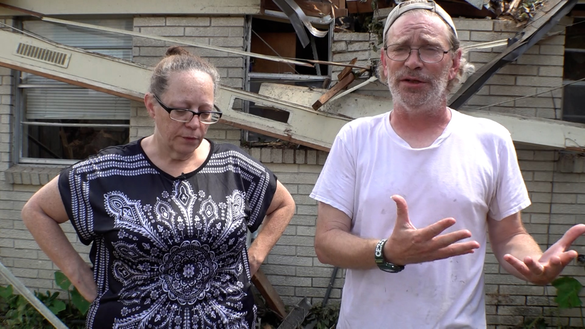 Tree falls on River Ridge family's home, their landlord starts a GoFundMe - Vimarsana News
