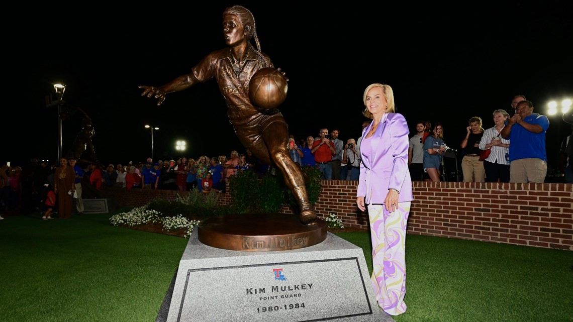 Louisiana Tech honors Kim Mulkey with statue