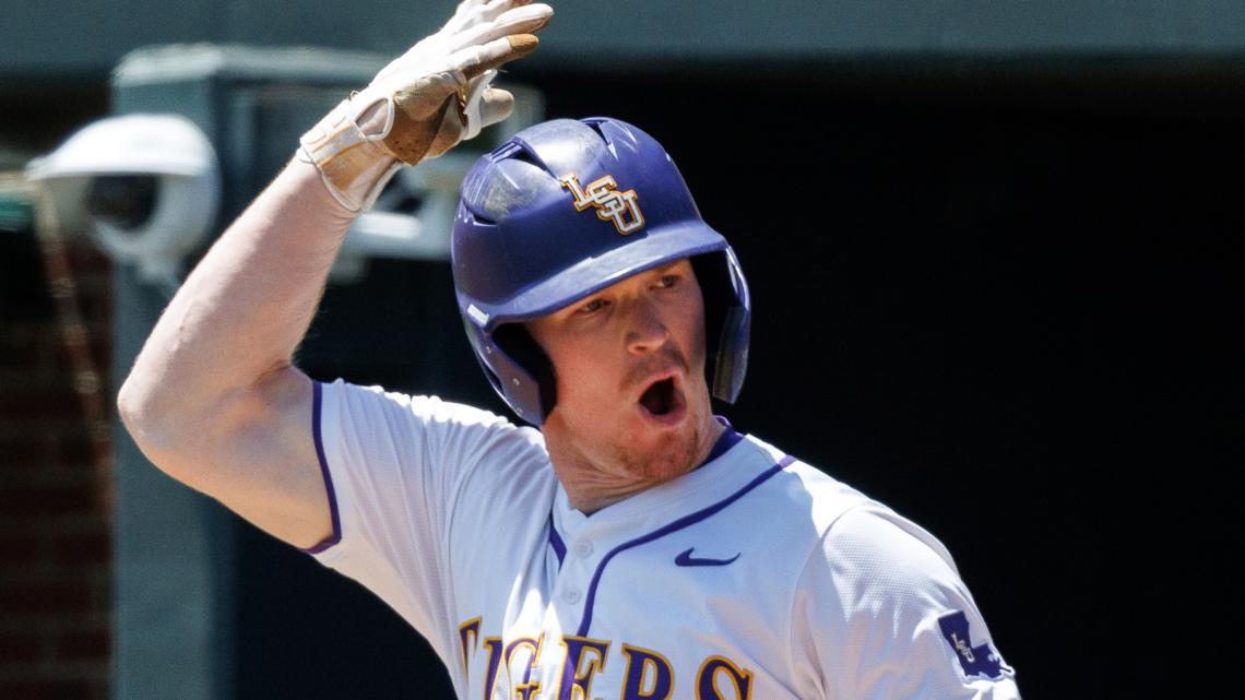 Jones walks off Arkansas, LSU advances to CWS Finals