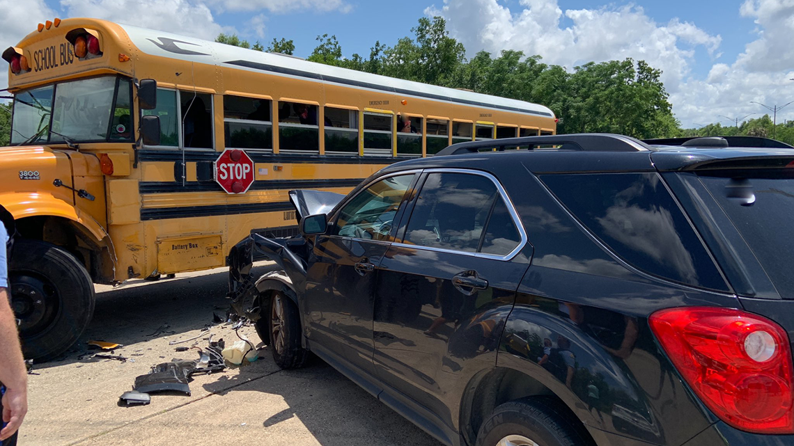 EMS: 2 kids hurt after crash with school bus in New Orleans East ...