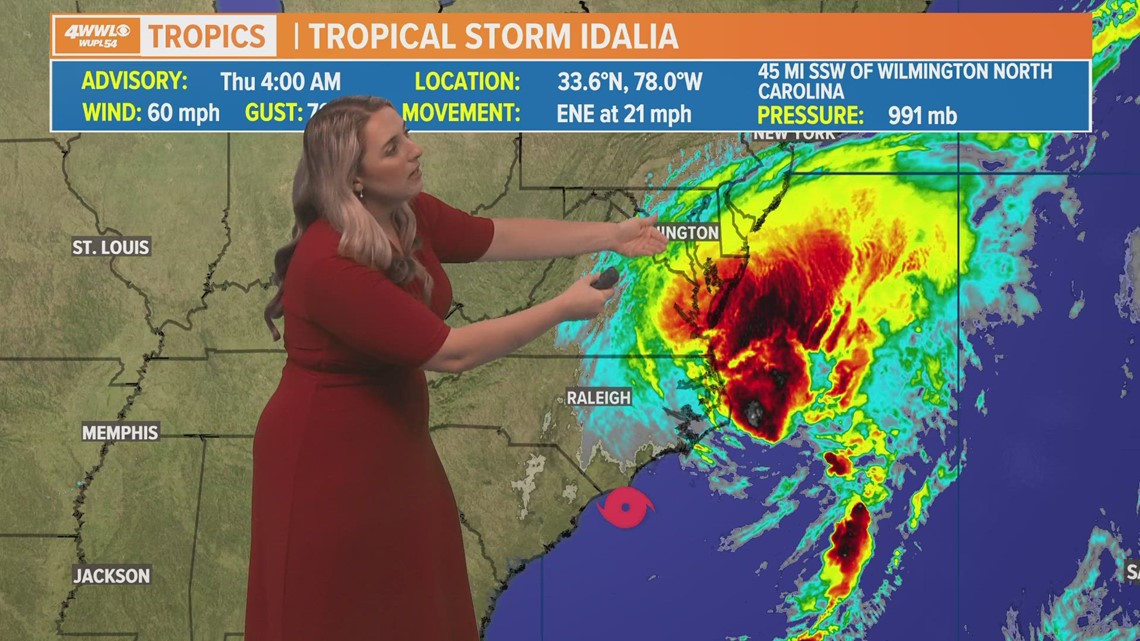 Thursday morning tropical update: Idalia pulls away from the Carolinas ...