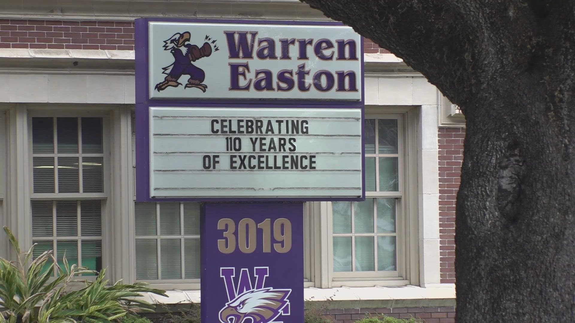 3 students charged with simple battery after fight with teacher at Warren  Easton | wwltv.com