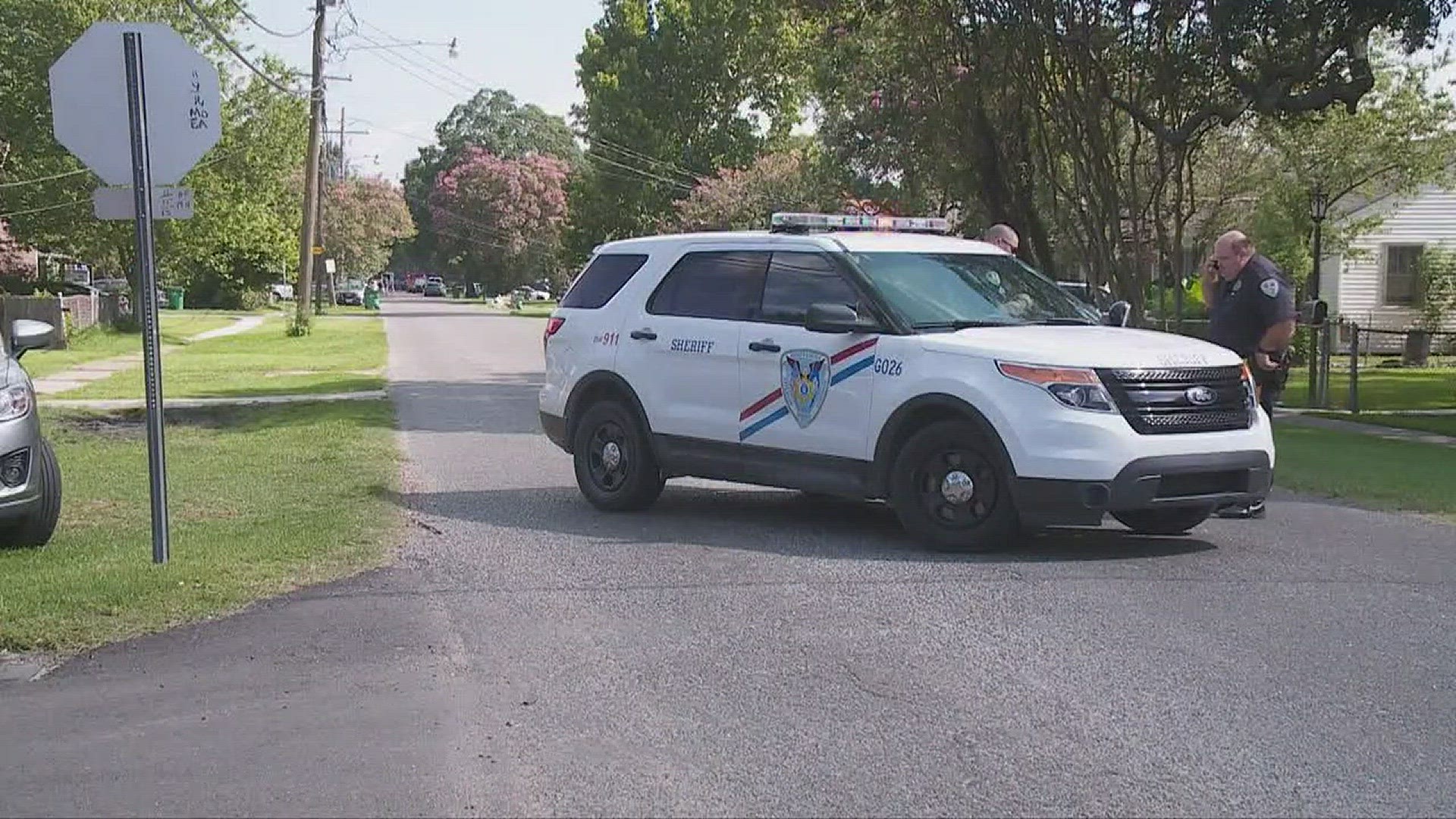 SWAT roll closes streets in Metairie | wwltv.com