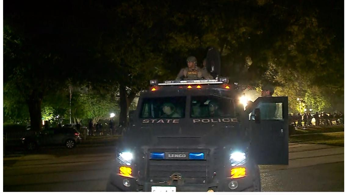 Police move in on Pro-Palestine protester encampment on Tulane - Vimarsana News