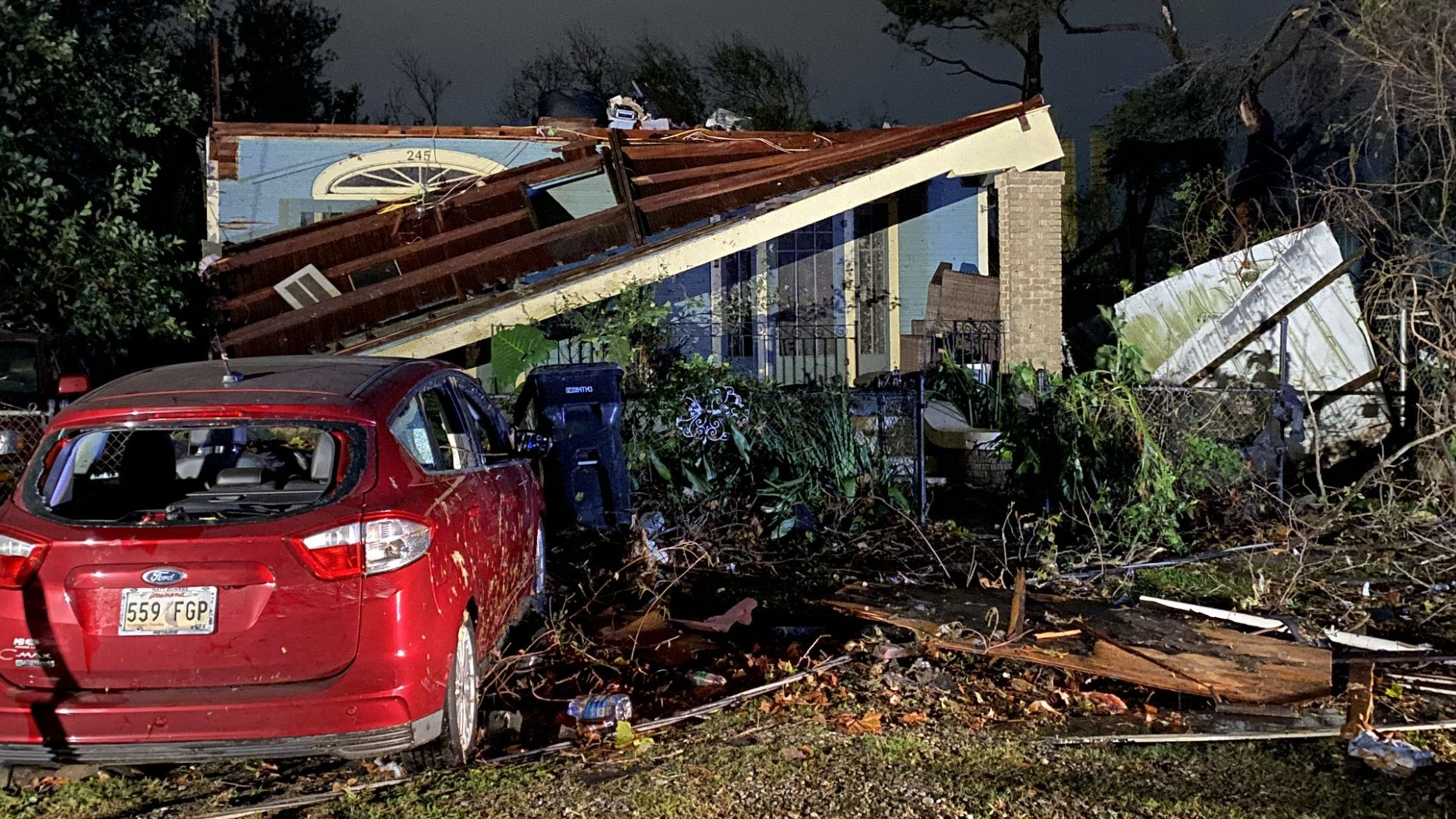 1 dead, thousands without power, homes damaged as tornadoes sweep ...