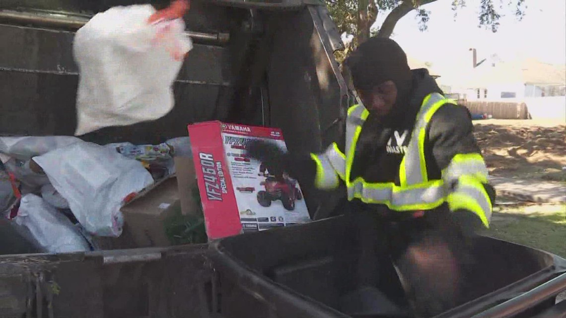 Mayor, city officials sign new trash contracts for much of New Orleans - Vimarsana News