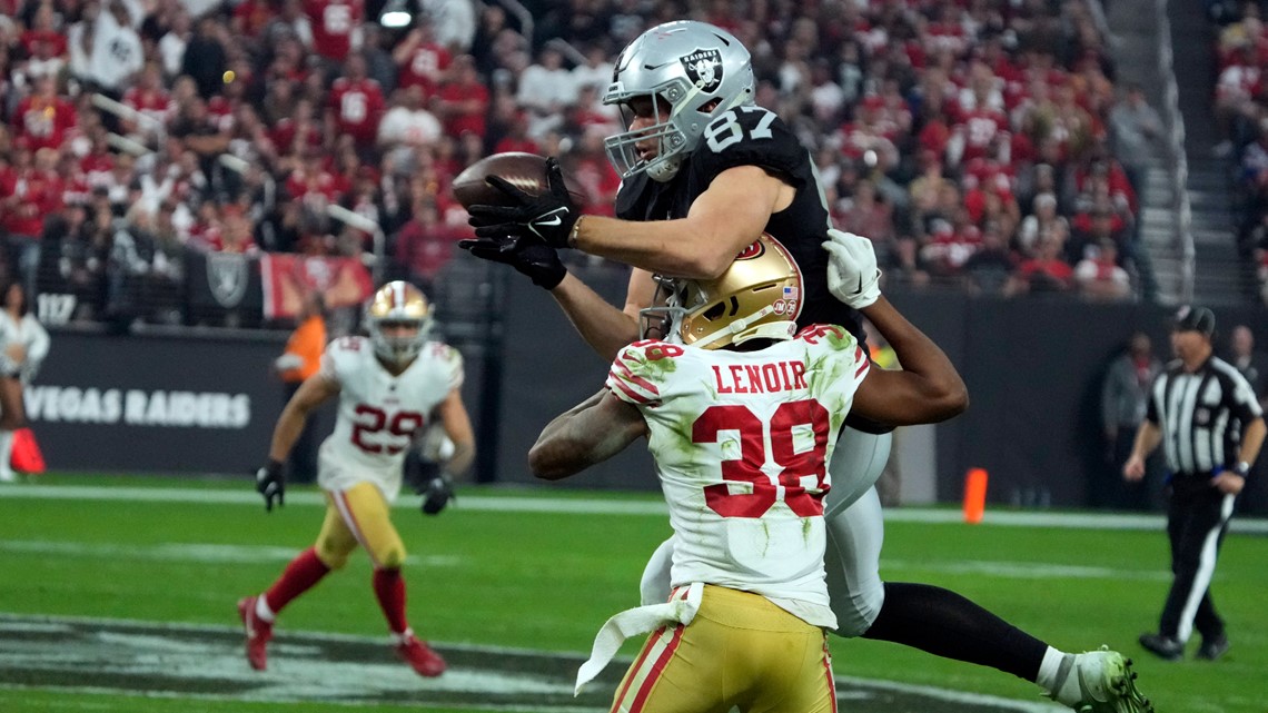 LSU tight end Foster Moreau works out during their NFL Pro Timing