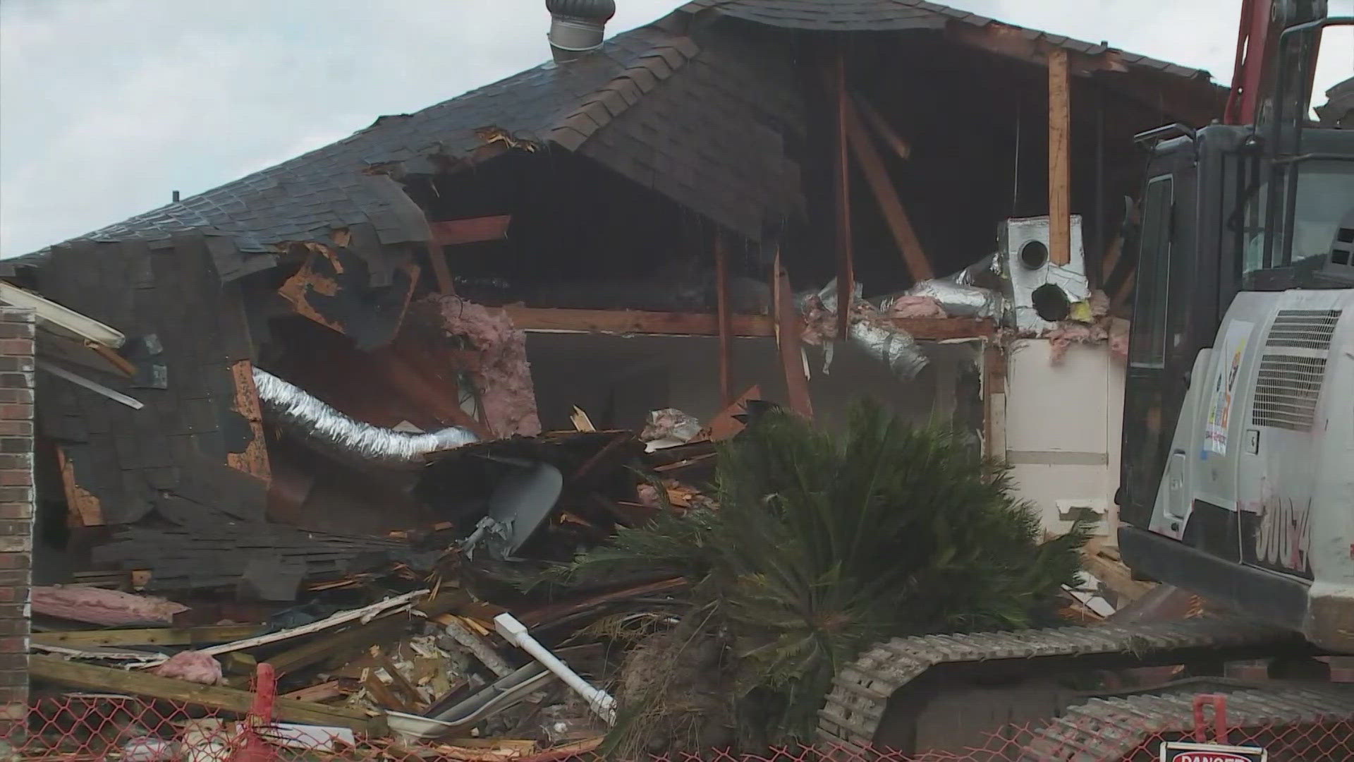 Demolition crews will knock down the first Gordon Plaza home on Wednesday to make way for a solar energy farm.